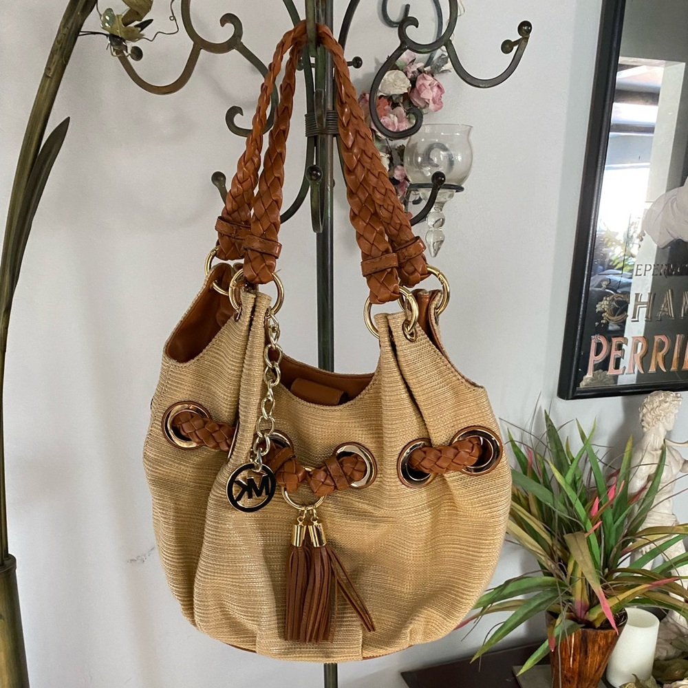 Michael Kors summer purse. Like new .